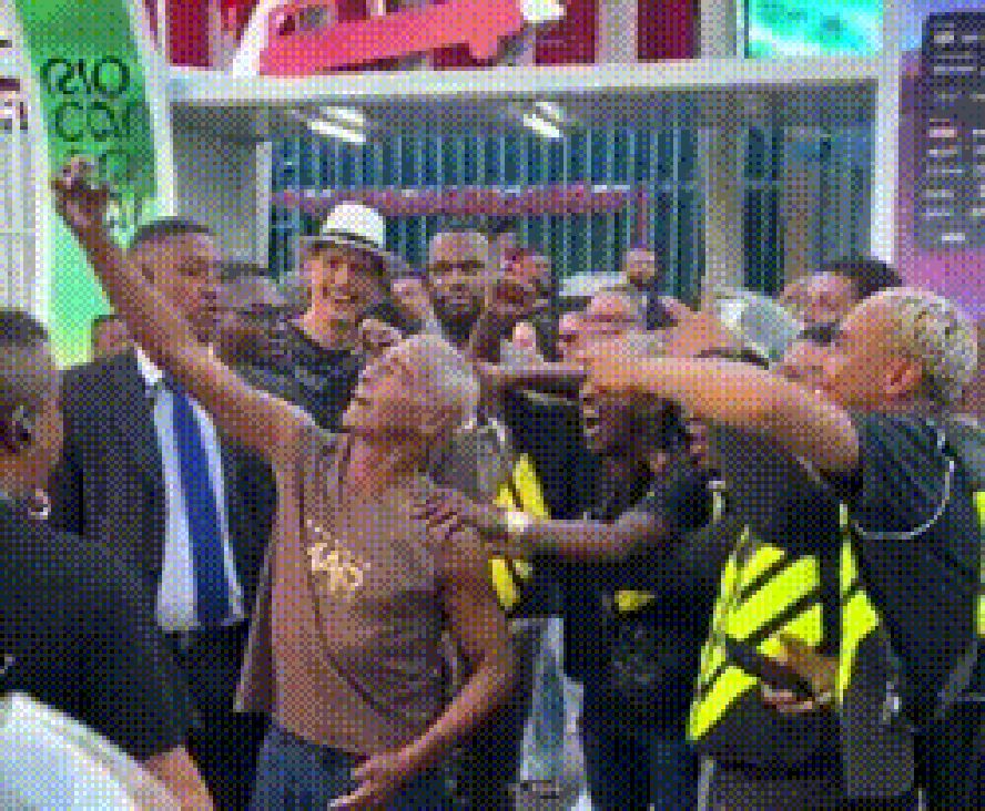 Romário Surge Em Carnaval Carioca E Conquista Destaque Em Jornal Espanhol: ‘surpreendente E Viral’