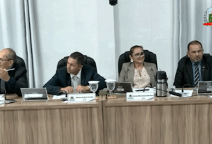 Vereadora Do Ceará Faz Gesto Obsceno Em Sessão Da Câmara E Vídeo Viraliza Nas Redes Sociais