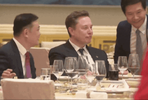 Selfie De Elon Musk Com Rival Chinês Lei Jun Viraliza E Ofusca Visita De Trump à China