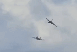 Jatos Militares Colidem Em Show Aéreo Nos Eua: Tripulantes Ejetam Se Em “bola De Fogo”